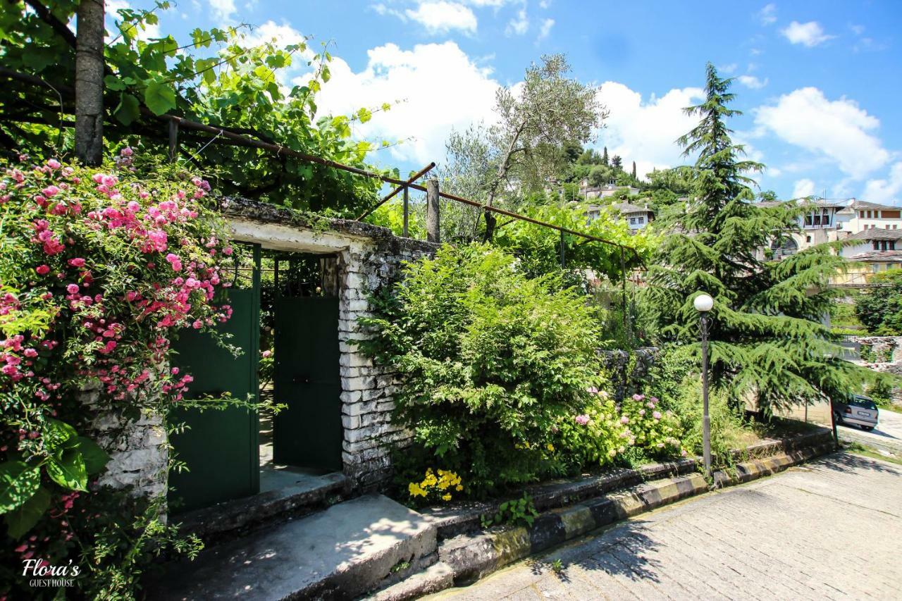 Flora'S Guesthouse 'The Fir Gate' Гирокастра Экстерьер фото